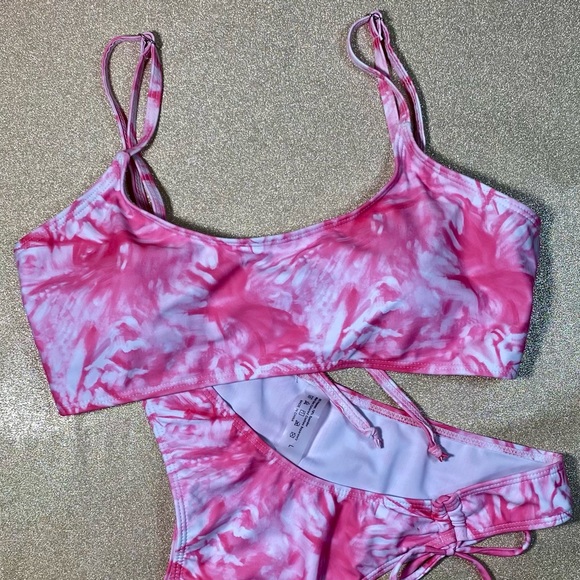 Shein high side cut bikini! - Picture 2 of 10